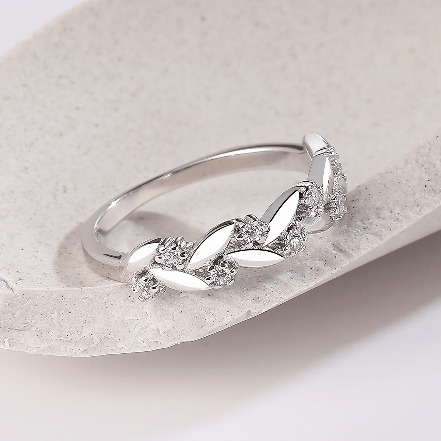 Luxe Laurel – Sterling Silver Leaf Band with Sparkling CZ Accents - NAFALUXE