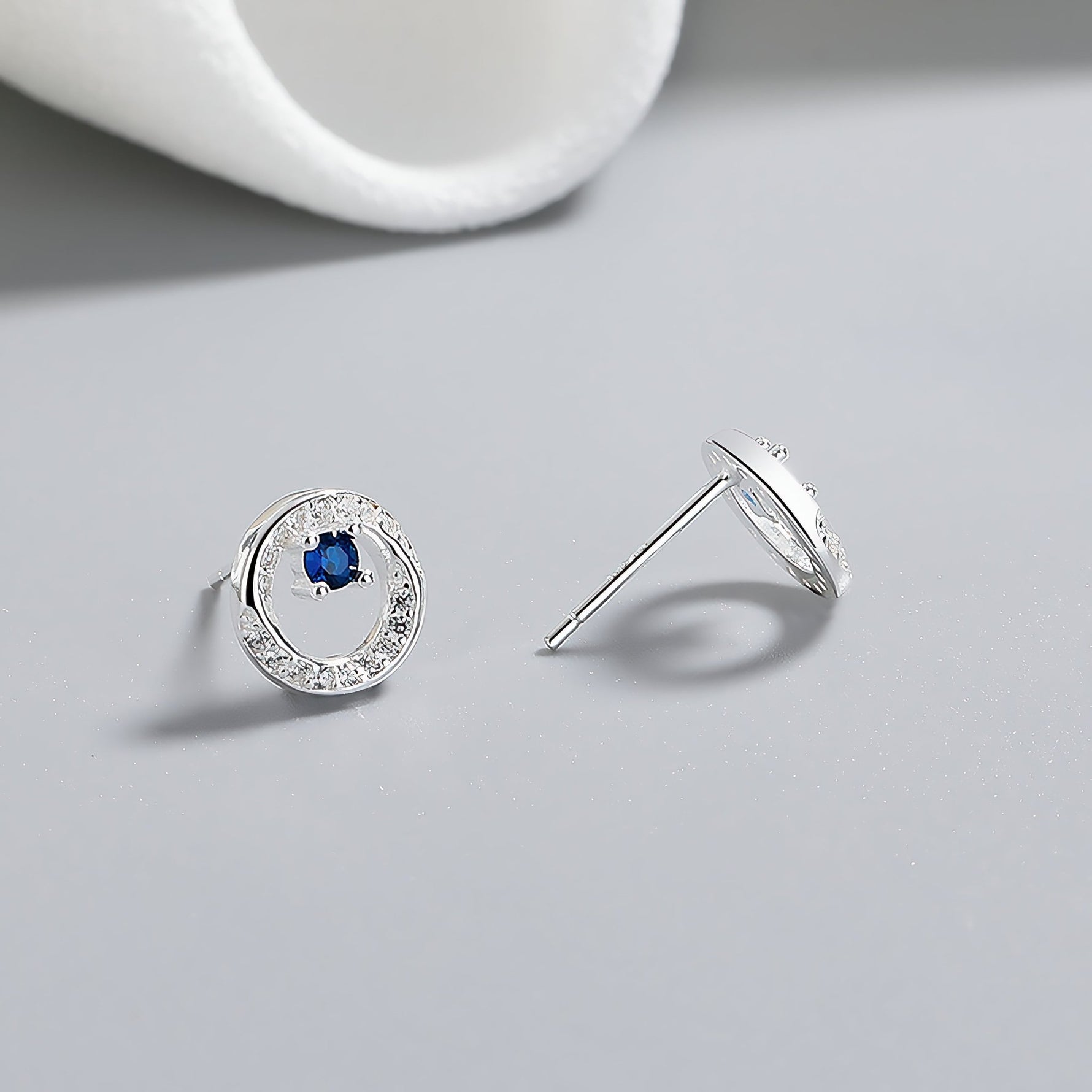 925 Sterling Silver Circle Stud Earrings with Blue AAA Cubic Zirconia Center - NAFALUXE