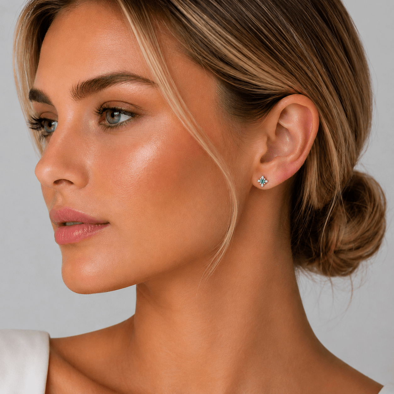 925 Sterling Silver Floral Stud Earrings with Zircon Stones – Elegant Sparkling Design - NAFALUXE