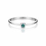 925 Sterling Silver Minimal Ring with Green Zircon – Elegant Stackable Design - NAFALUXE