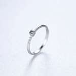 925 Sterling Silver Minimal Ring with Green Zircon – Elegant Stackable Design - NAFALUXE