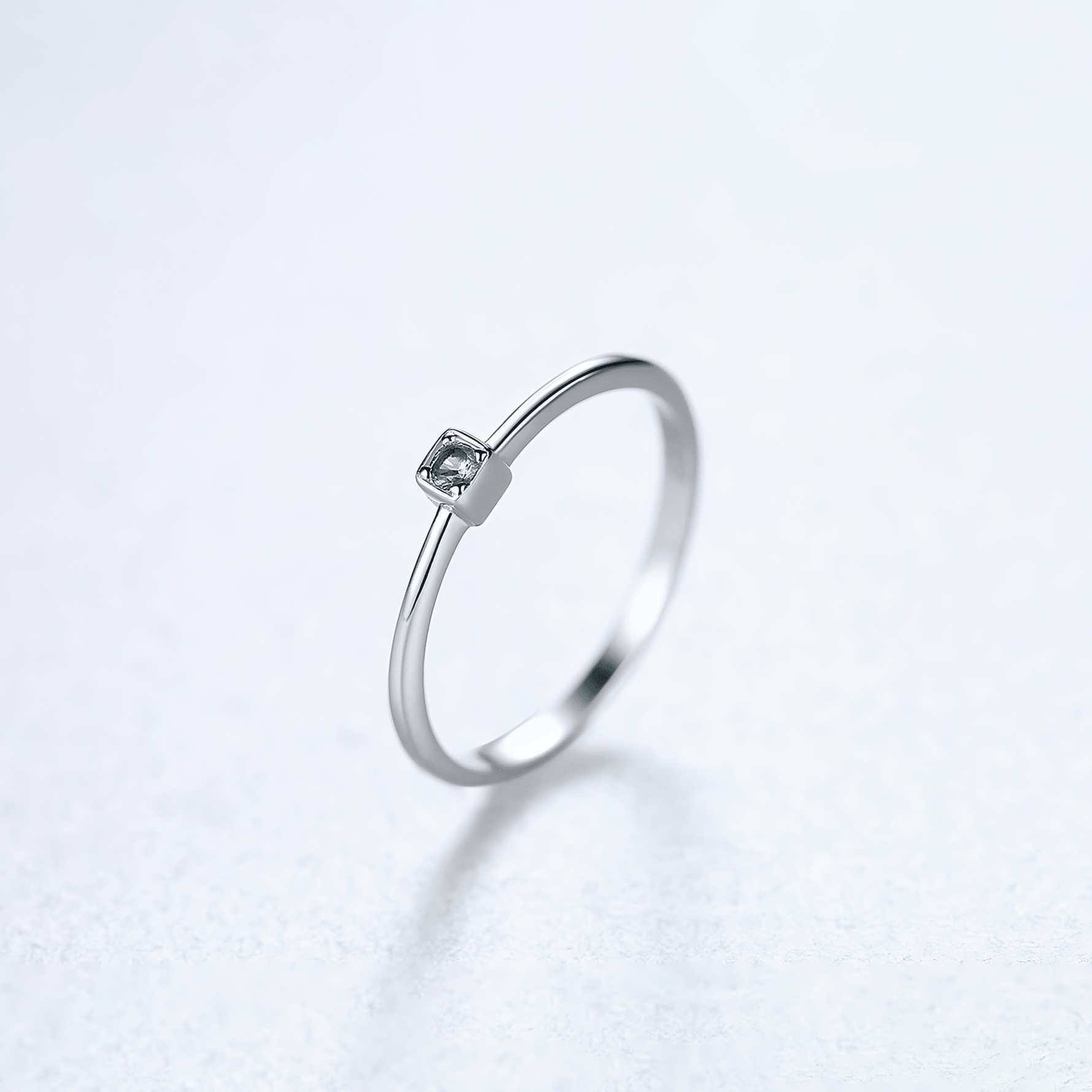 925 Sterling Silver Minimal Ring with Green Zircon – Elegant Stackable Design - NAFALUXE