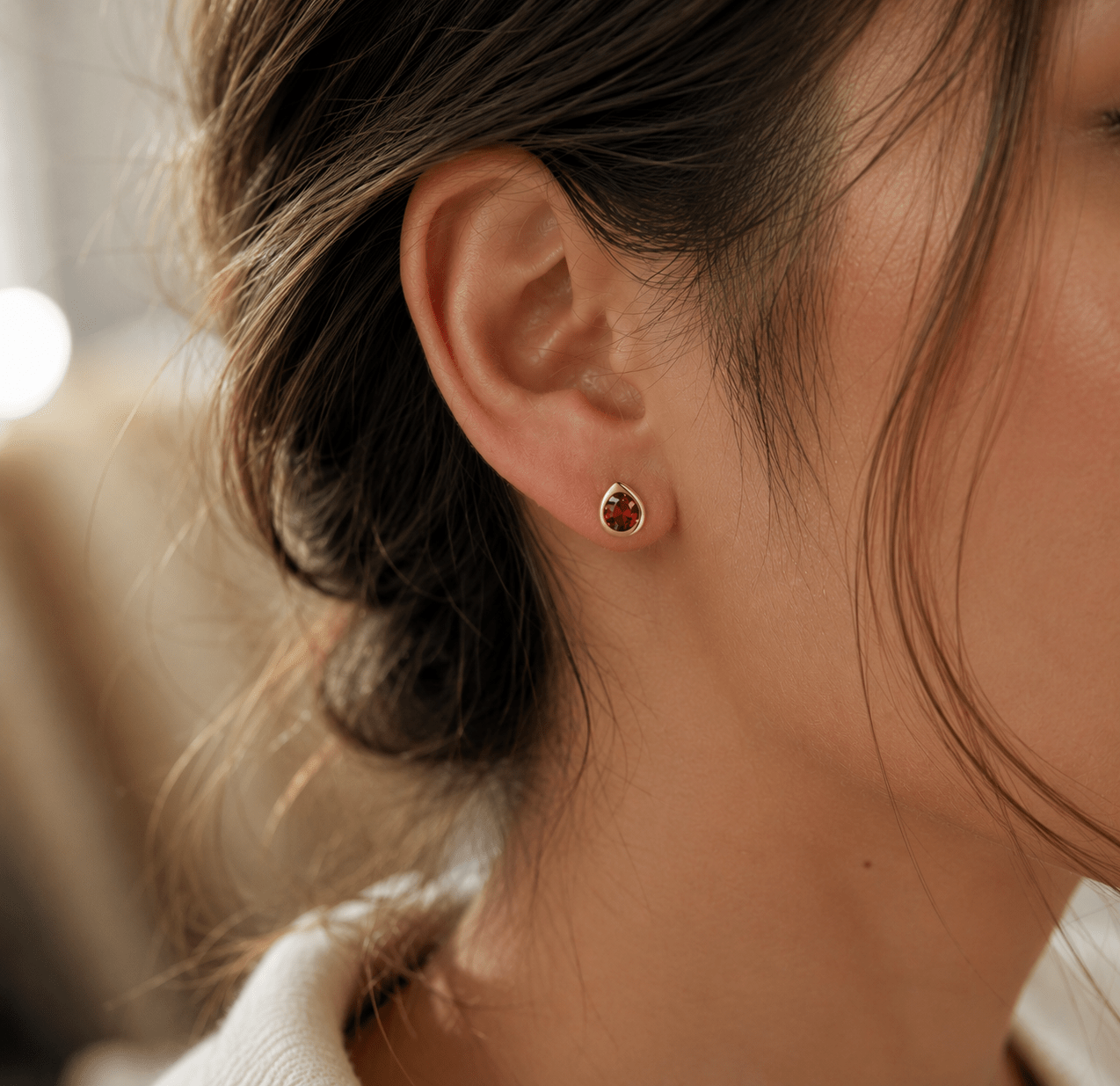 925 Sterling Silver Stud Earrings with Round Zircon Stone – Minimal Luxury Design - NAFALUXE