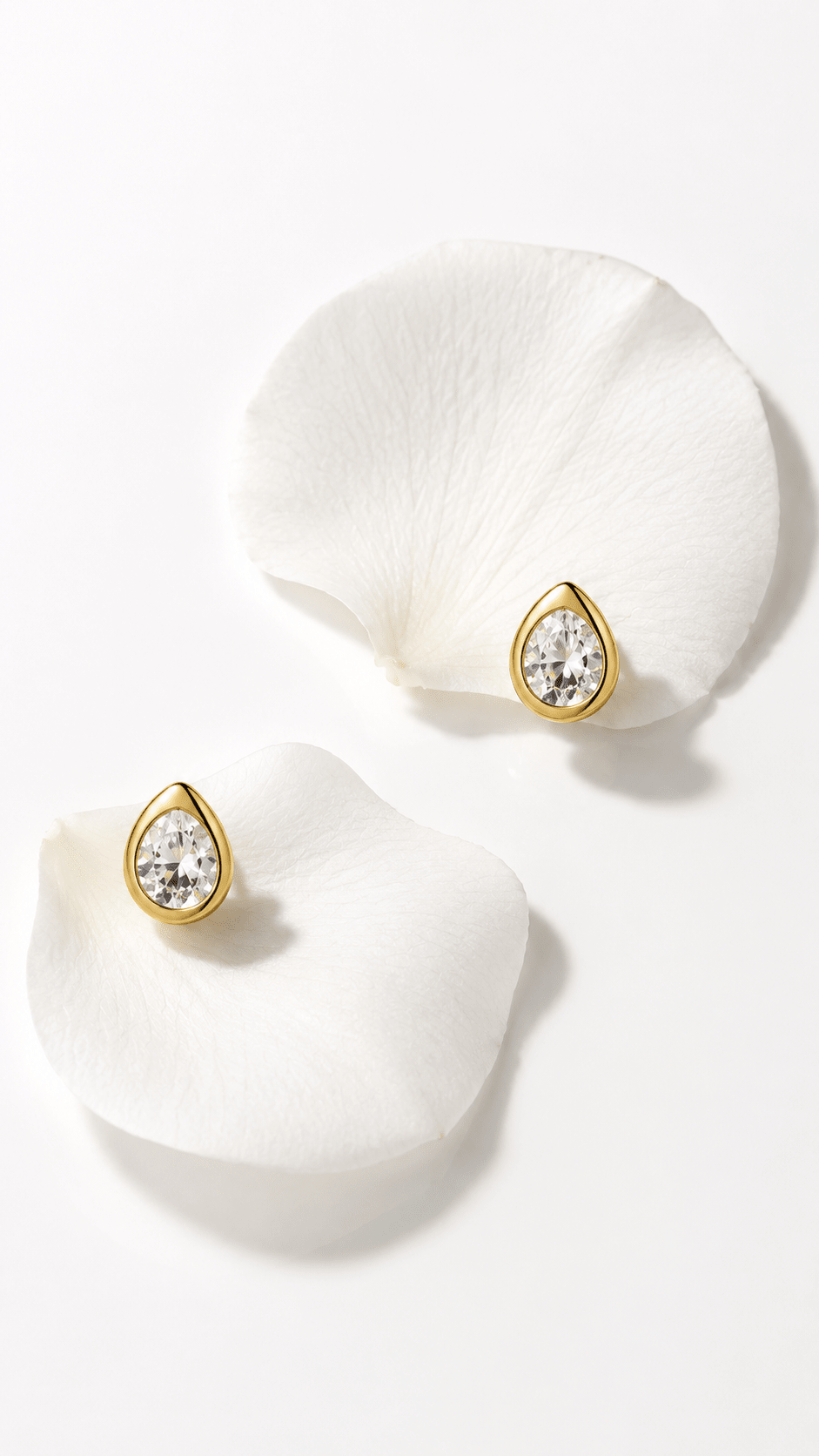 925 Sterling Silver Stud Earrings with Round Zircon Stone – Minimal Luxury Design - NAFALUXE