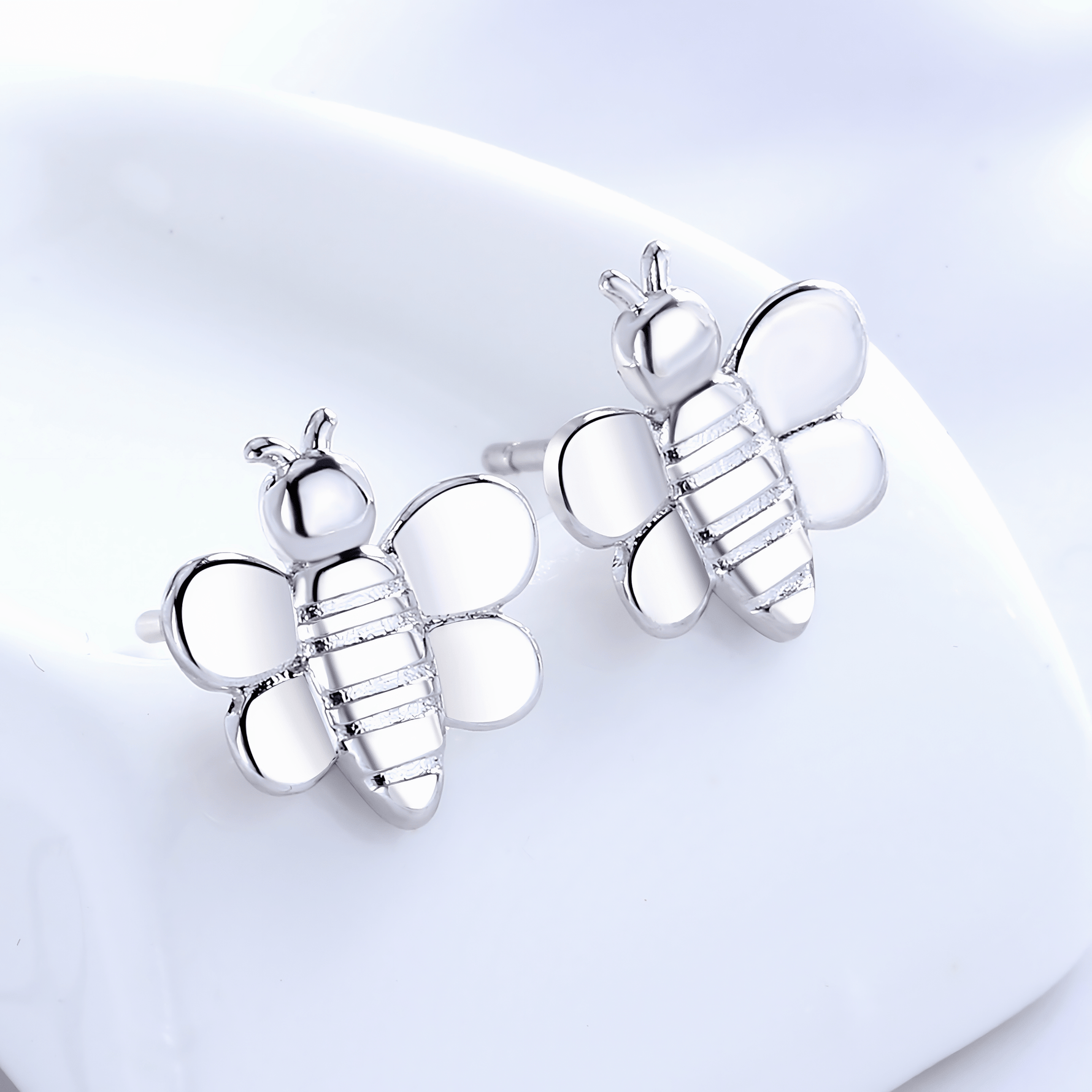Buzzing Bee Studs - NAFALUXE
