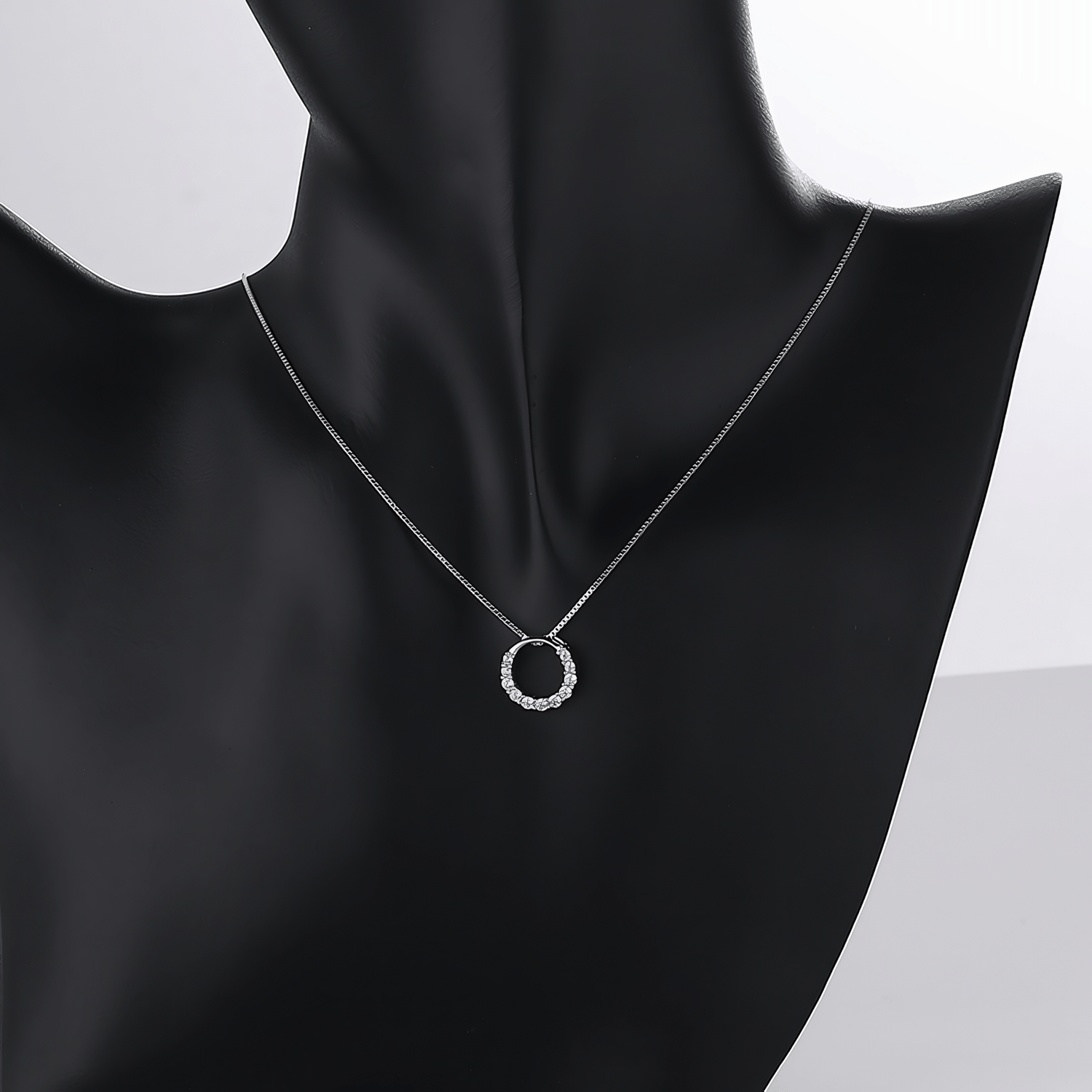 Circle of Sparkle Necklace – 925 Silver - NAFALUXE