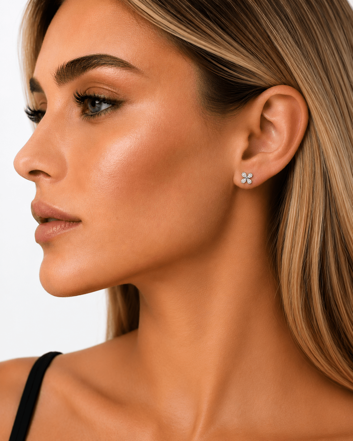 Clover Sparkle Studs – Silver 925 - NAFALUXE
