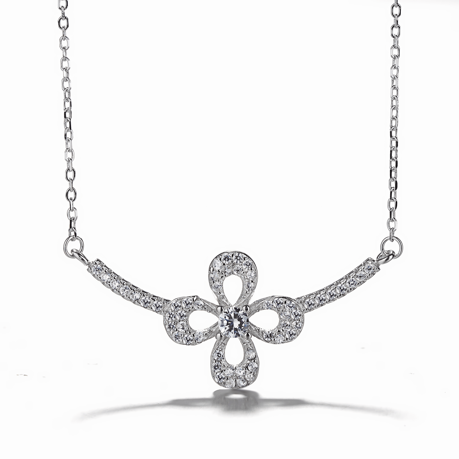 Daisy Bloom Necklace in Sterling Silver - NAFALUXE