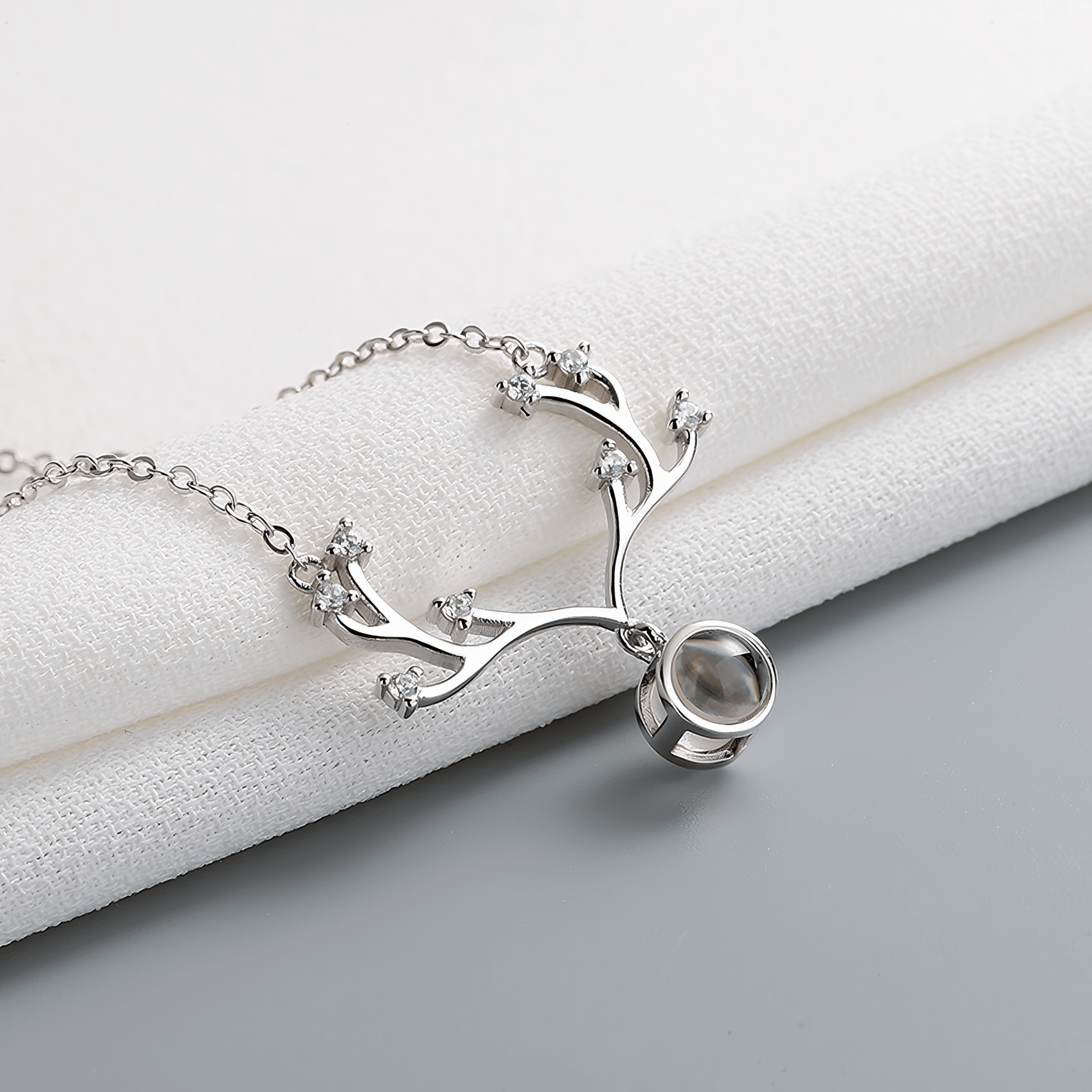 Deer Antler Projection Necklace – 925 Silver - NAFALUXE