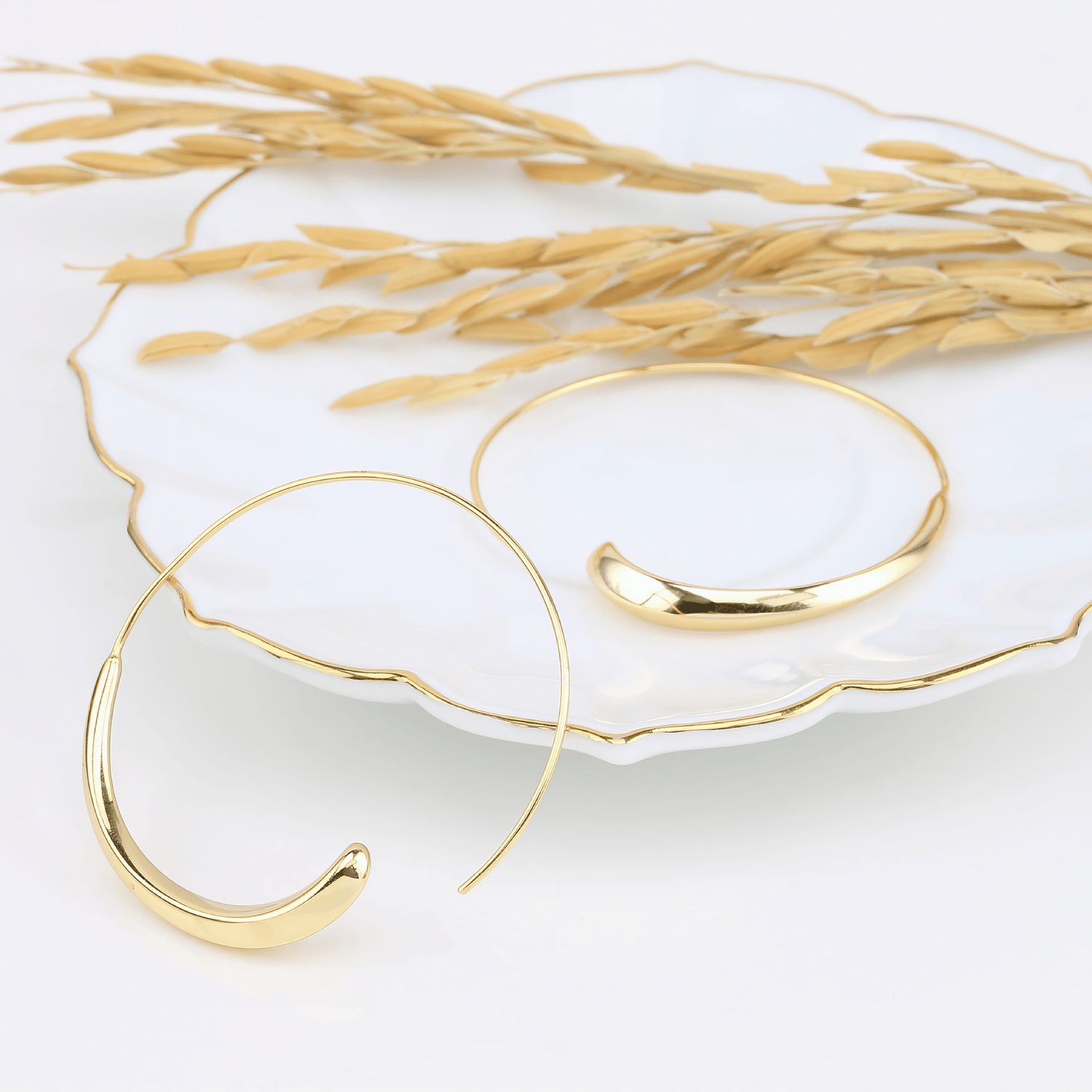 Modern Loop Earrings - NAFALUXE