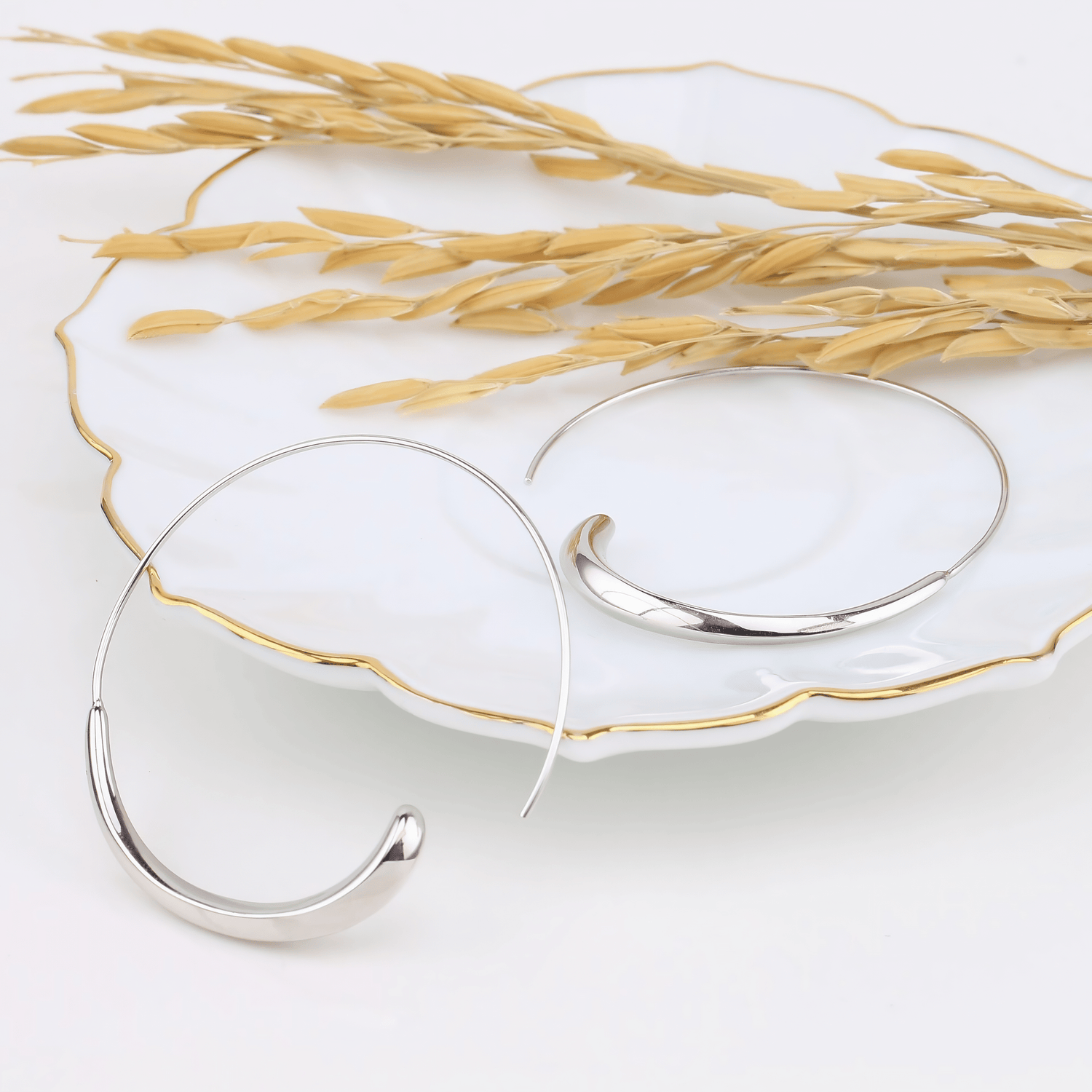 Modern Loop Earrings - NAFALUXE