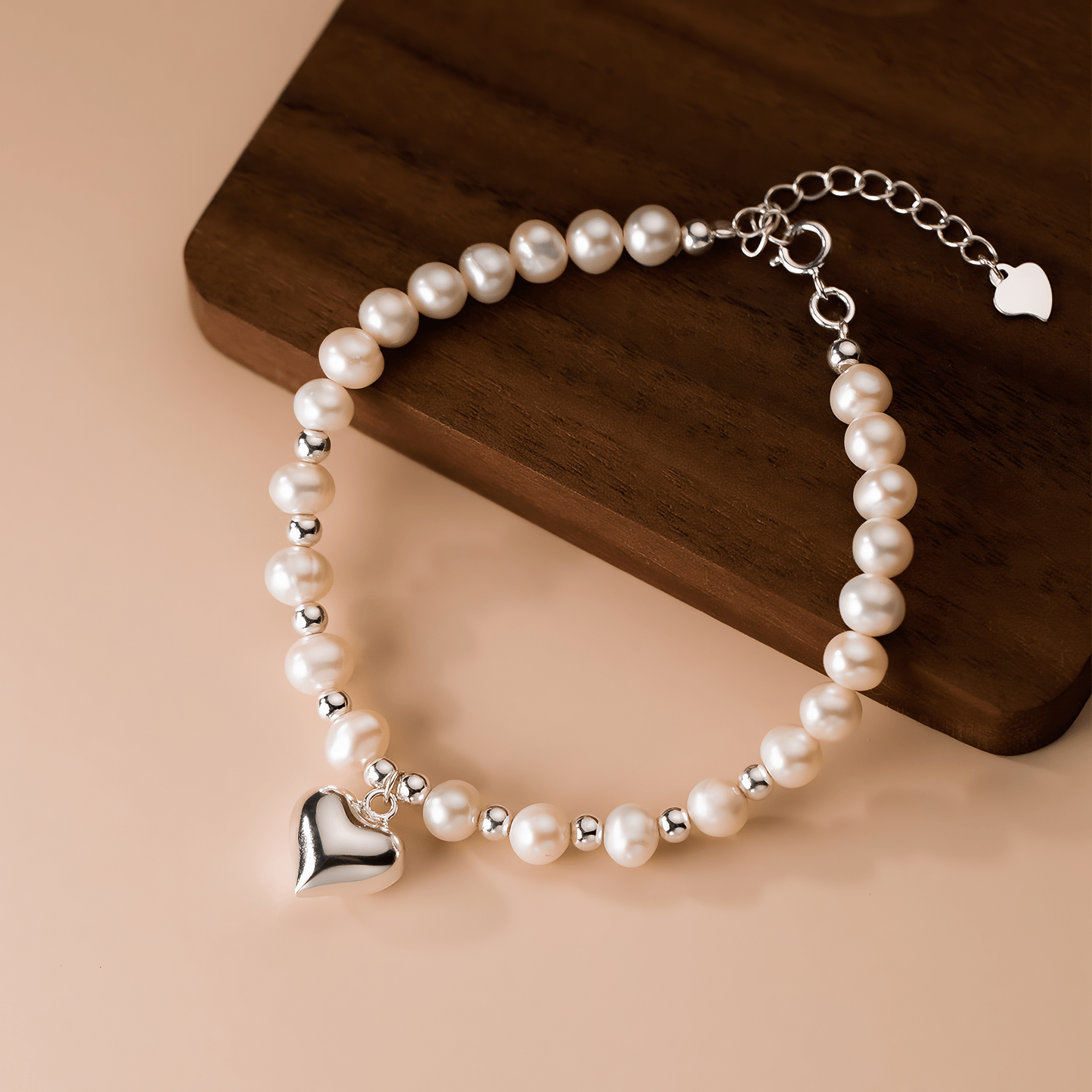 Pearl Romance Heart Charm Bracelet - NAFALUXE
