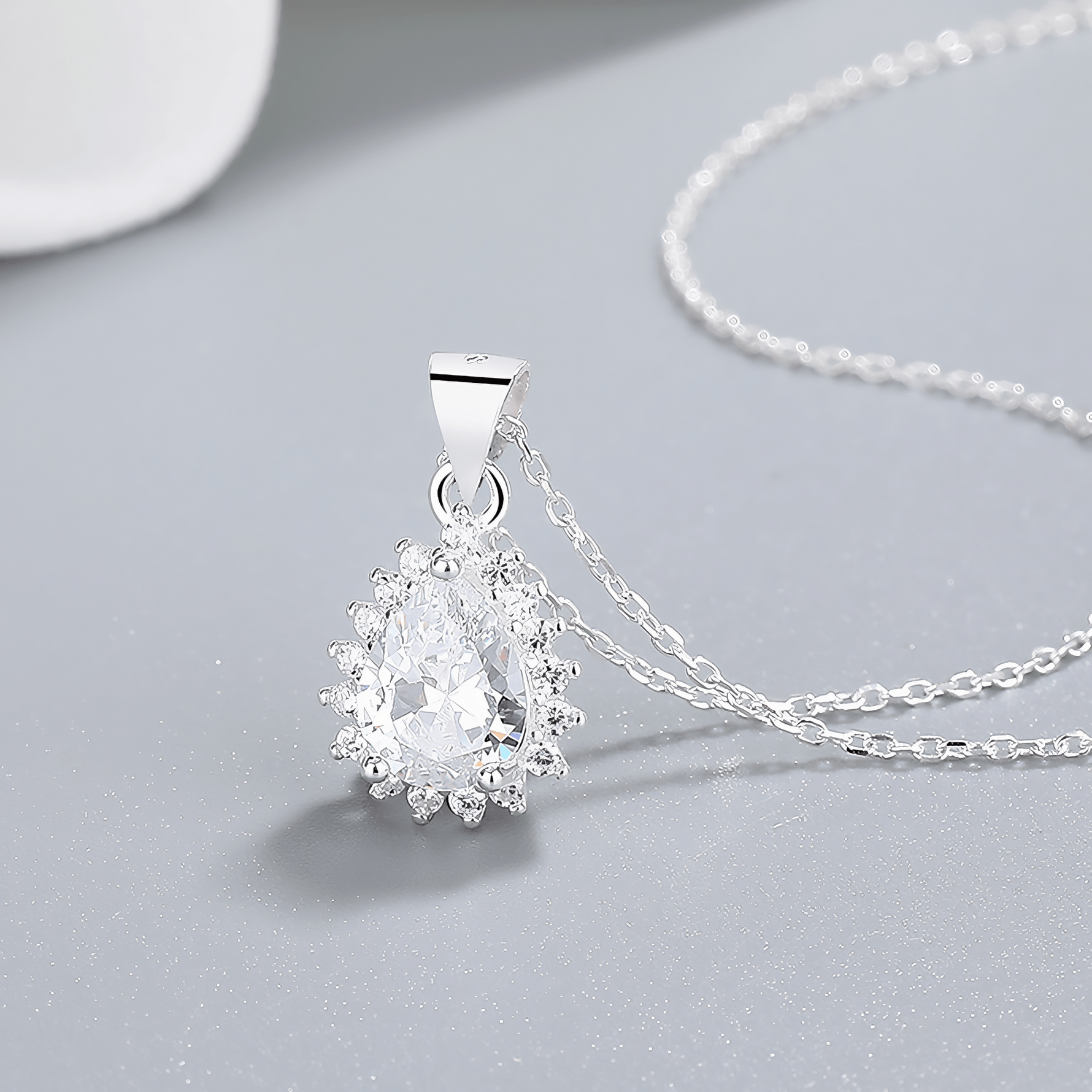 Royal Teardrop Halo Necklace – 925 Silver - NAFALUXE
