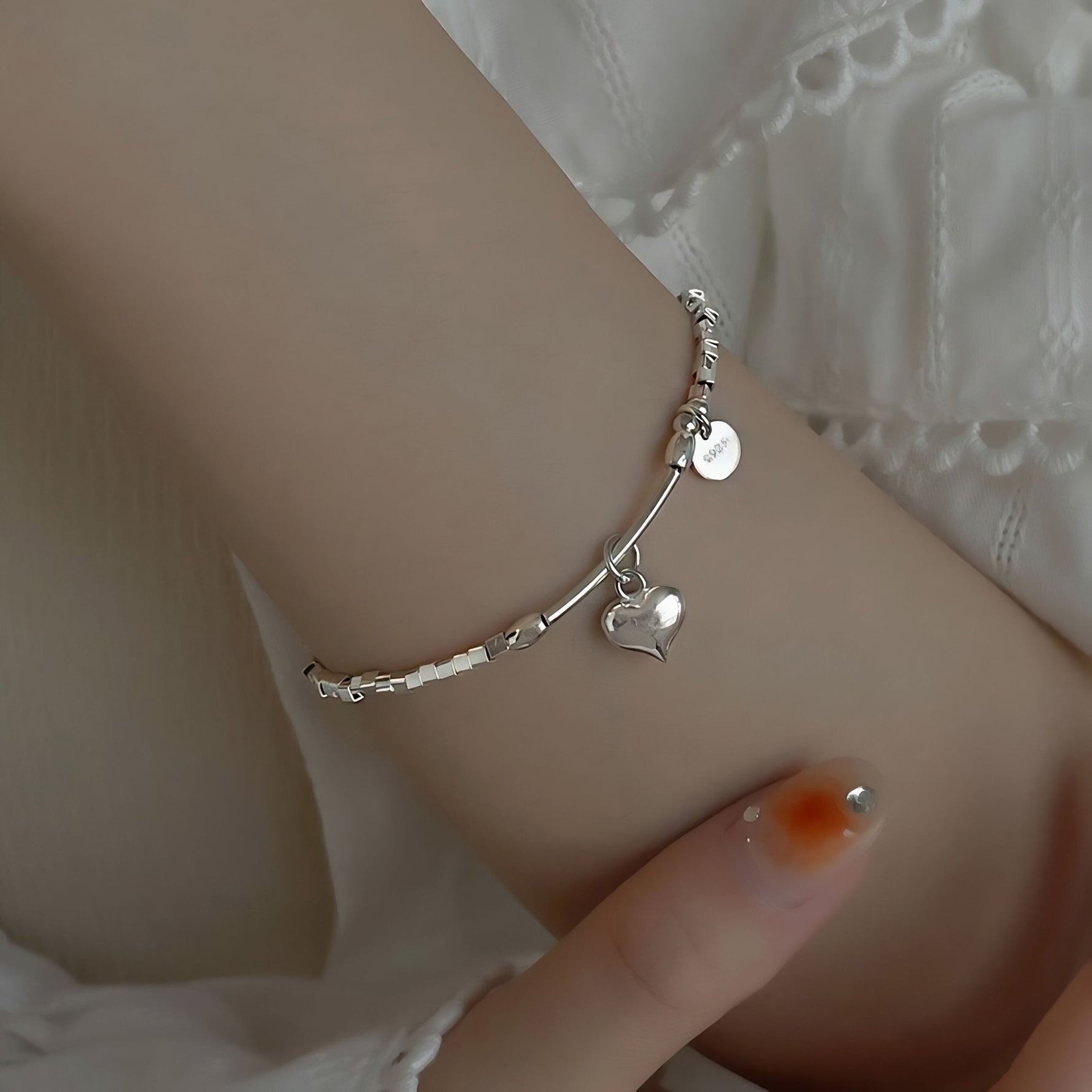 Silver Heart Charm Bracelet - NAFALUXE