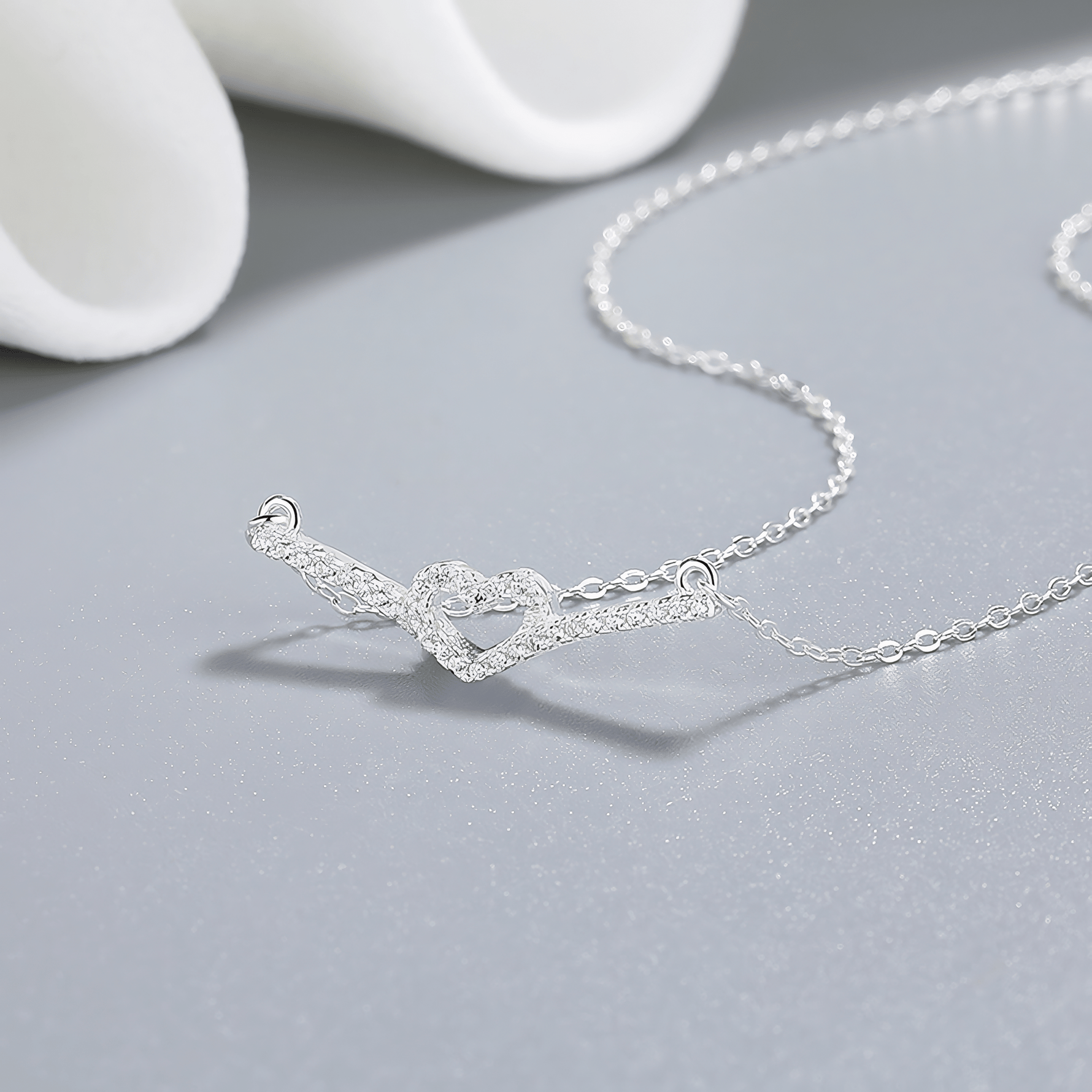 Sparkling Heart V Necklace – 925 Silver - NAFALUXE