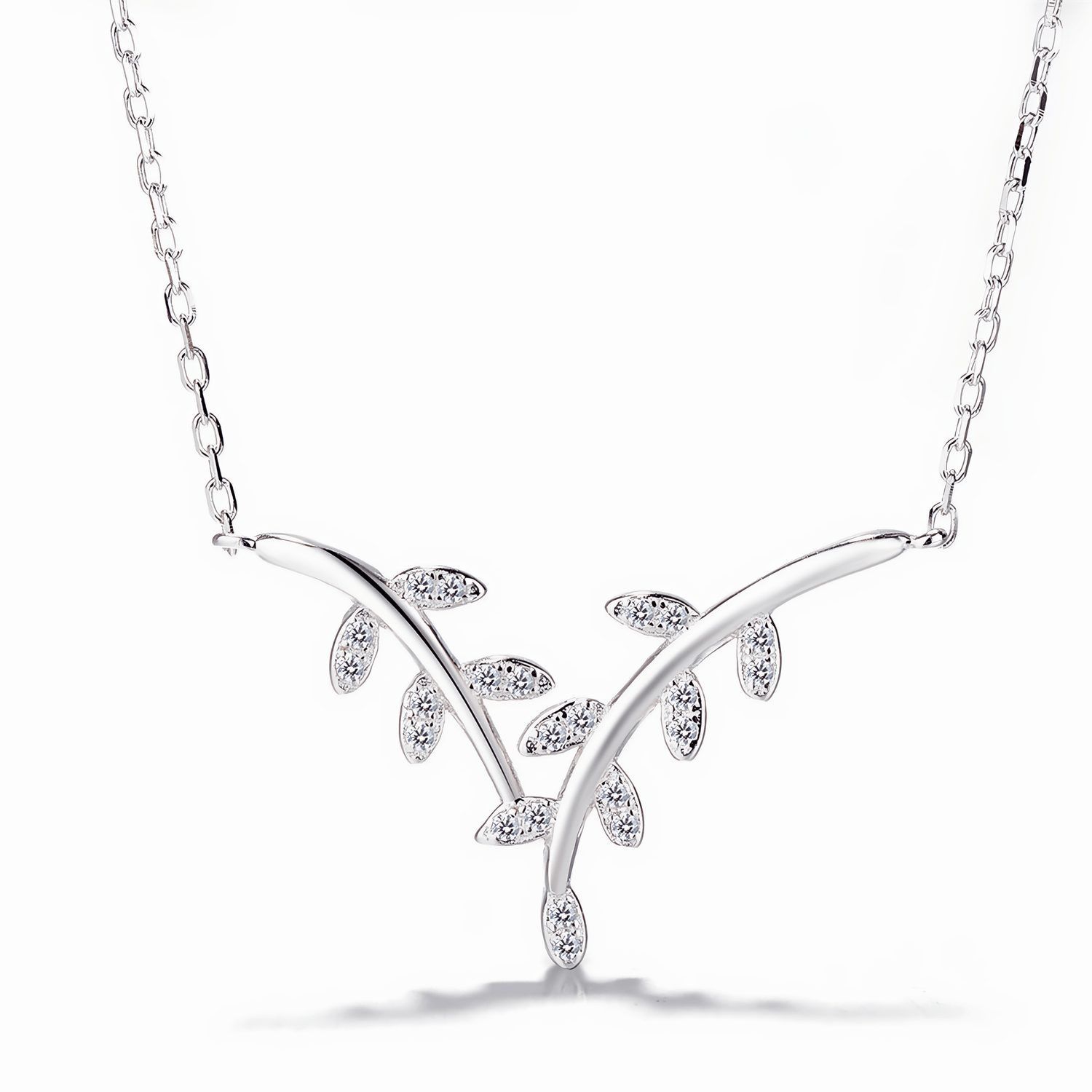 Sparkling Vine Leaf Necklace in 925 Sterling Silver - NAFALUXE