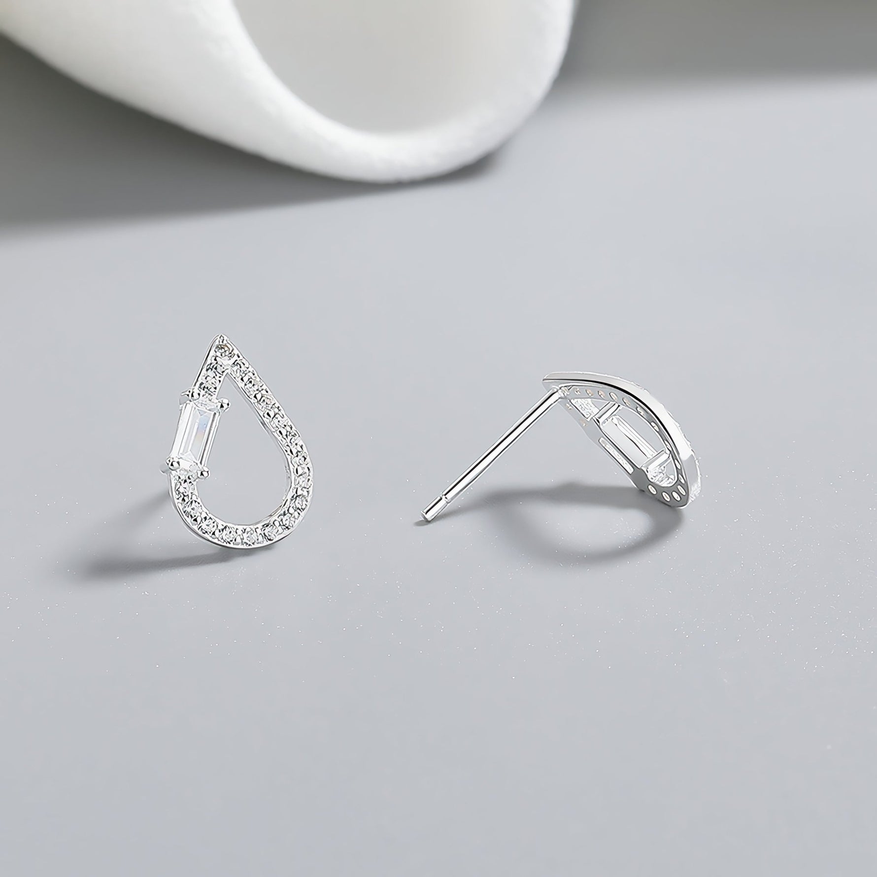 Sterling Silver 925 Teardrop Earrings – Clear AAA Cubic Zirconia - NAFALUXE