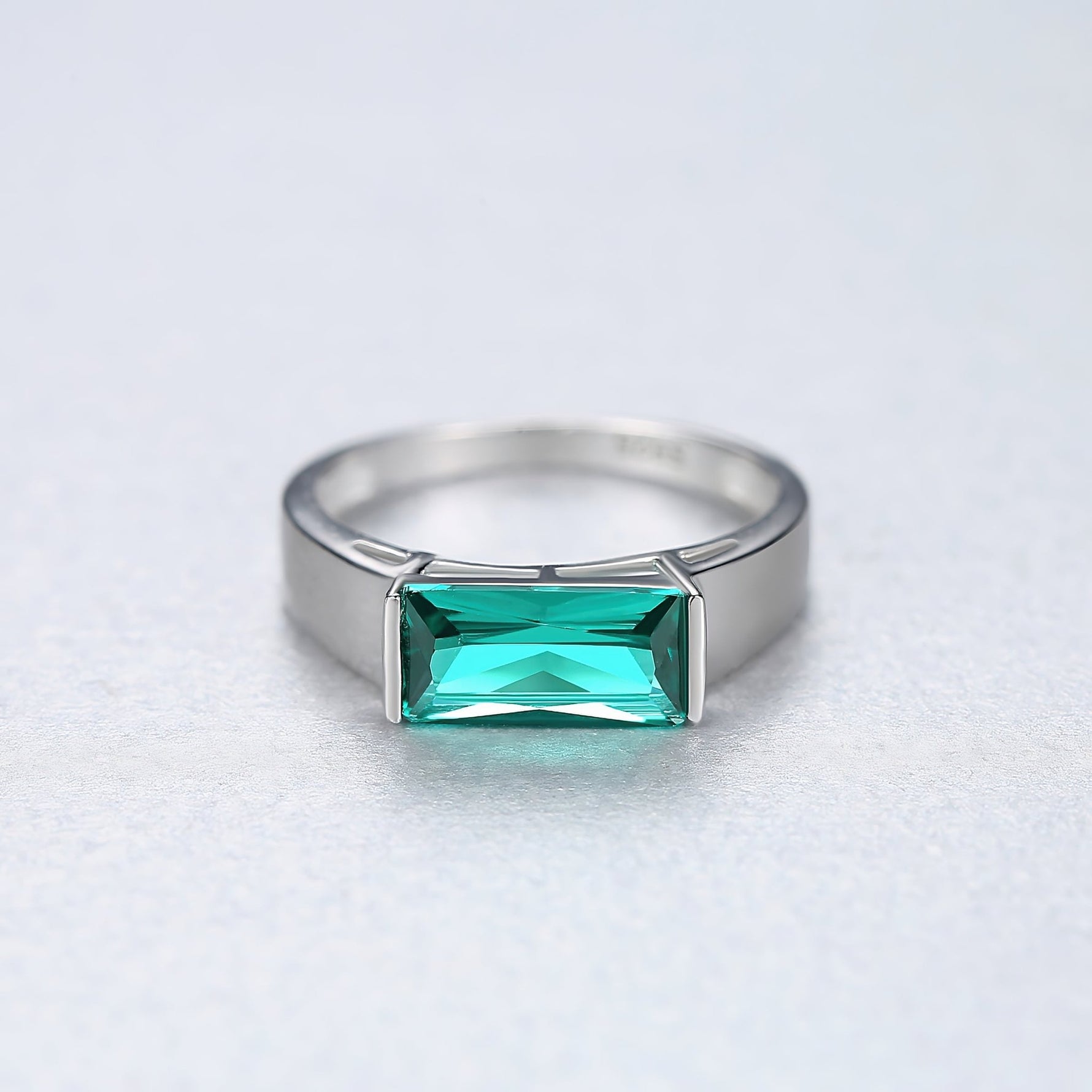 Sterling Silver Green CZ Rectangle Ring - NAFALUXE