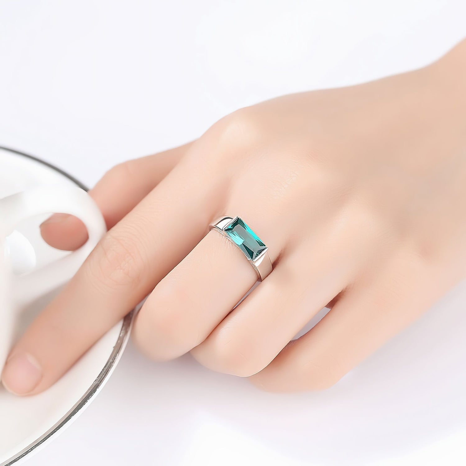 Sterling Silver Green CZ Rectangle Ring - NAFALUXE