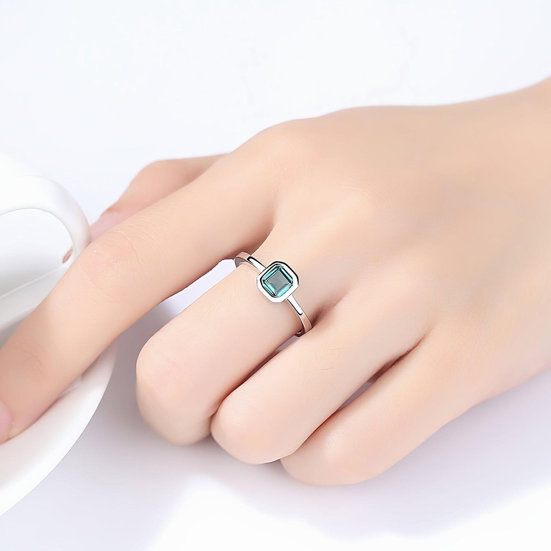 Sterling Silver Green CZ Square Ring - NAFALUXE