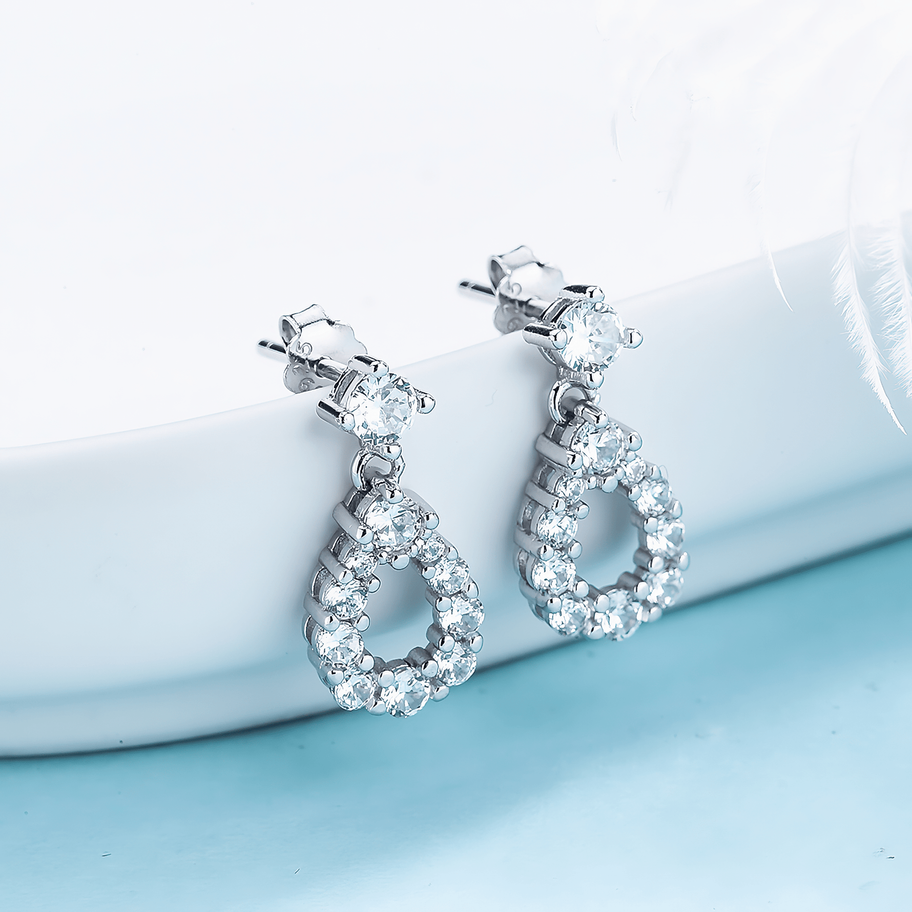 Teardrop Sparkle Drops - NAFALUXE